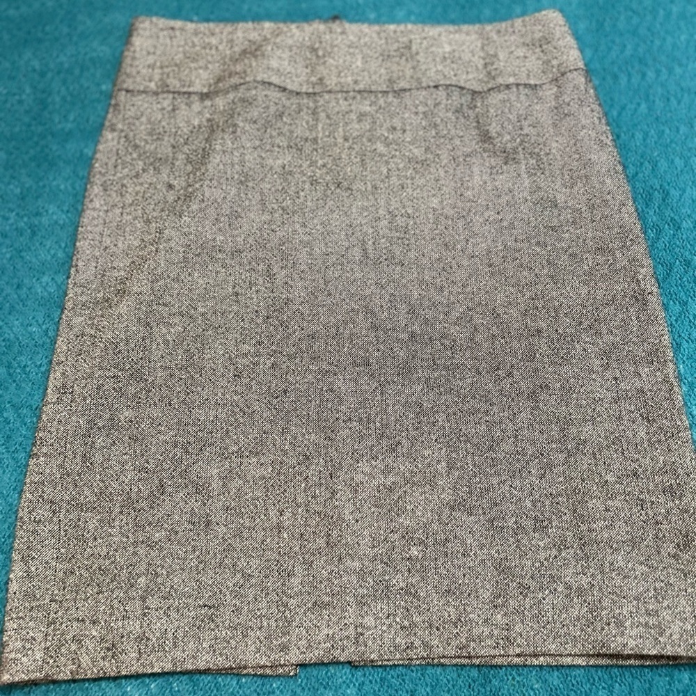 Banana Republic Women’s Gray/Black Skirt

Size 10